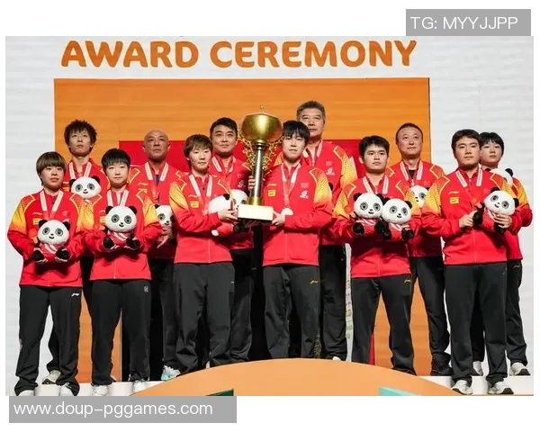 暖心！林诗栋反转张本智和，国乒全队高兴庆祝，孙颖莎专门找徐瑛彬握手